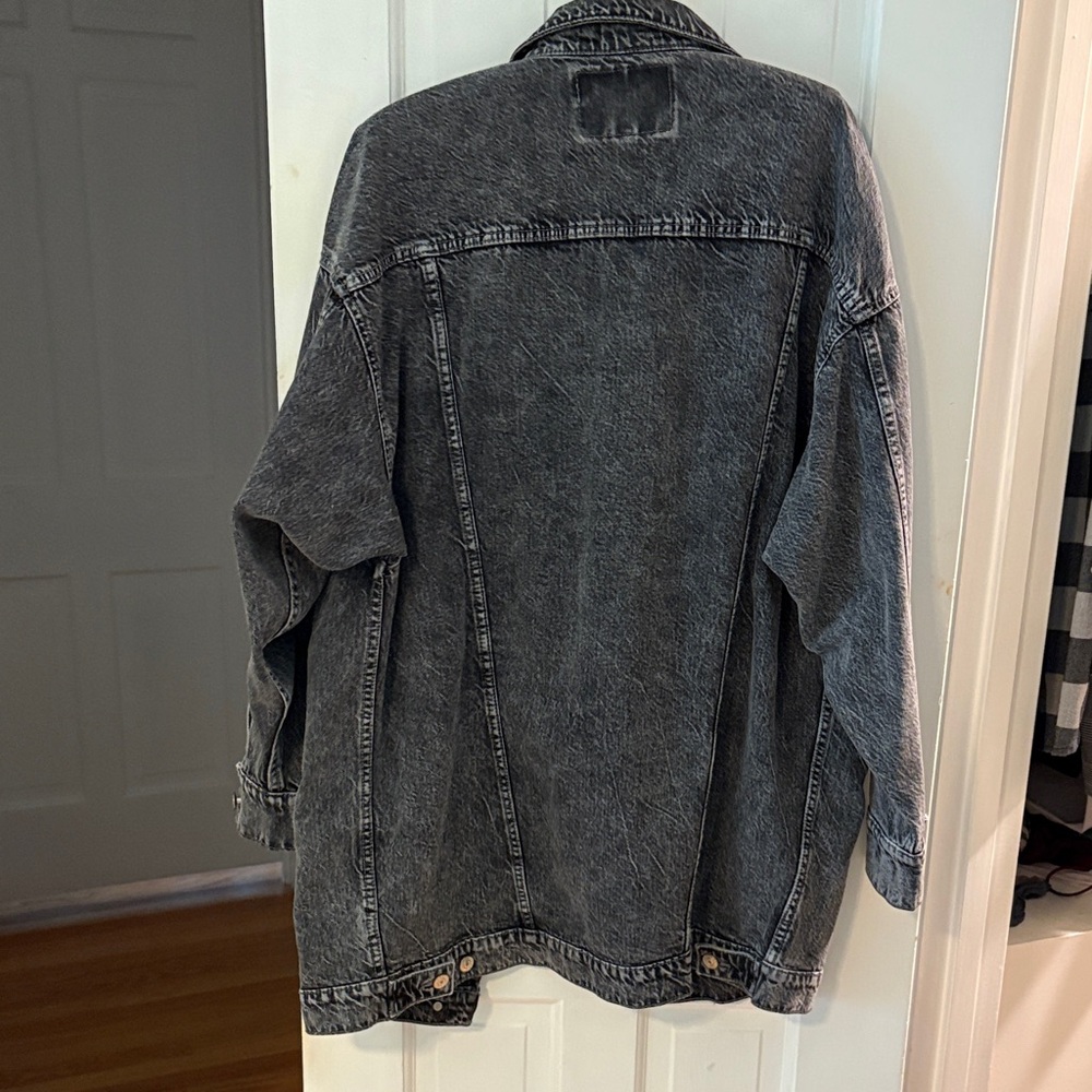 American Eagle Outfitters Dark Gray Oversized Denim Jacket - Picture 6 of 6
